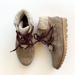 Sorel Harlow Cozy Lace Up Boots Size 9